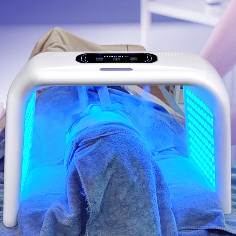 7 หน้ากากบําบัดใบหน้าด้วยแสง LED พร้อมเครื่องกําจัดรูที่ยืนและสเปรย์ล้างรู